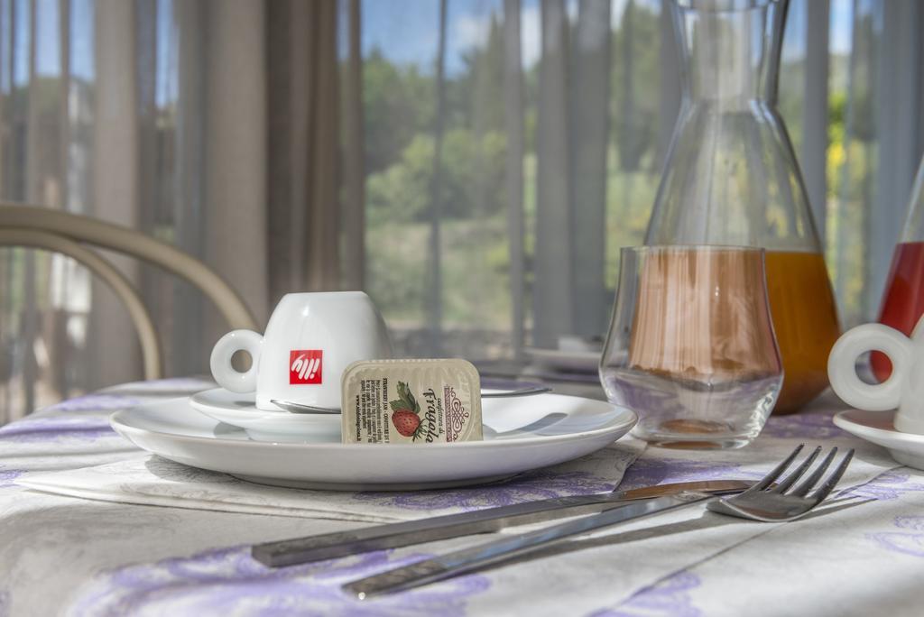 Hotel Il Cavallino Blu Volterra Eksteriør billede